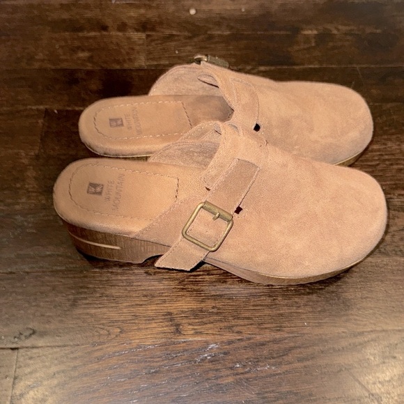 White Mountain Women's Tan Suede Mules new - Picture 2 of 5